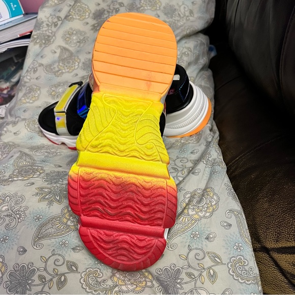 Cape Robbin Plugged In Platform Sandals - Picture 4 of 6